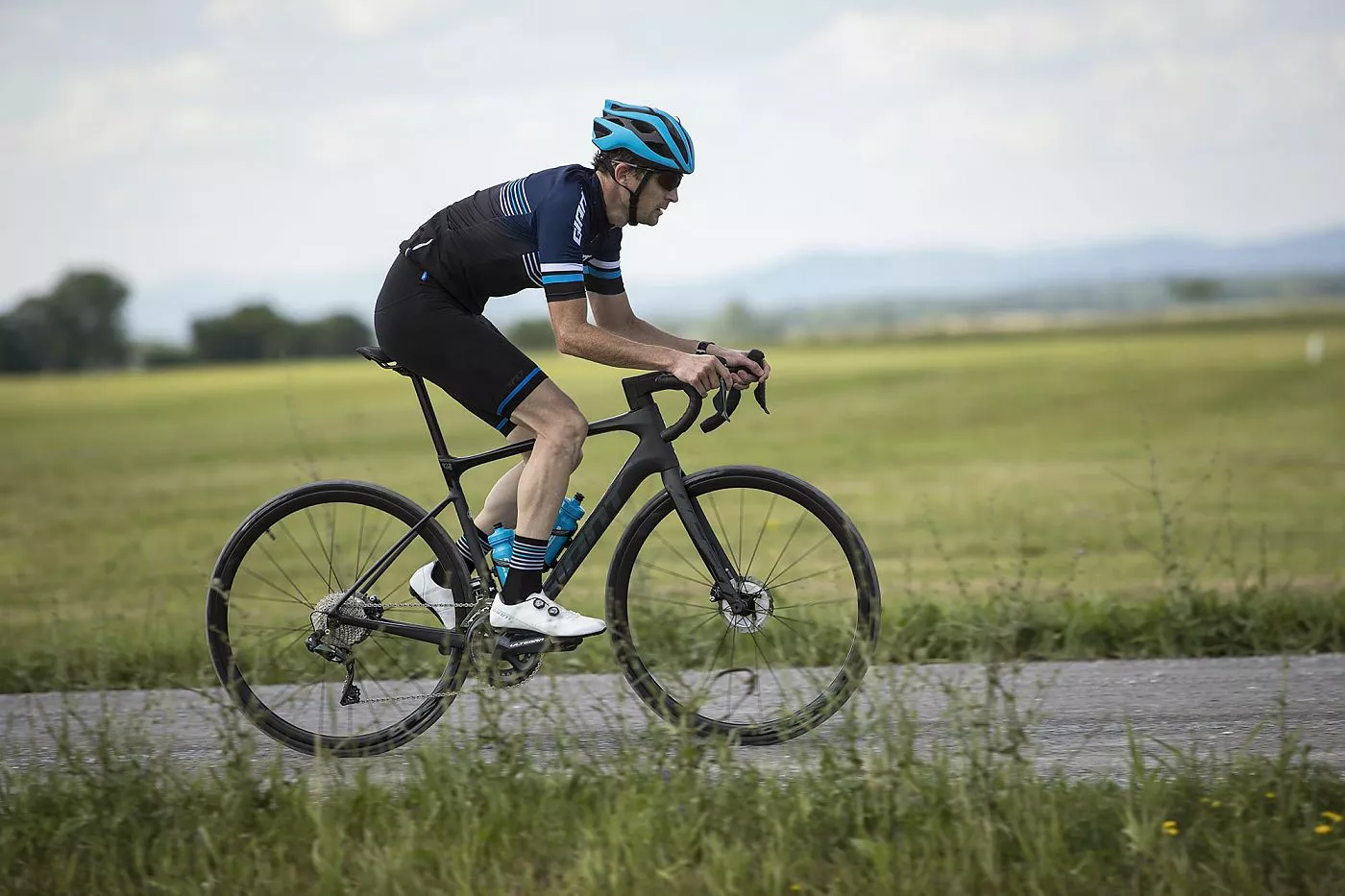 Roues et Pneus Soldes Magasin 3 Roues et Pneus Soldes Magasin -Roues et Pneus Soldes Magasin Defy Advanced Pro 0 Action